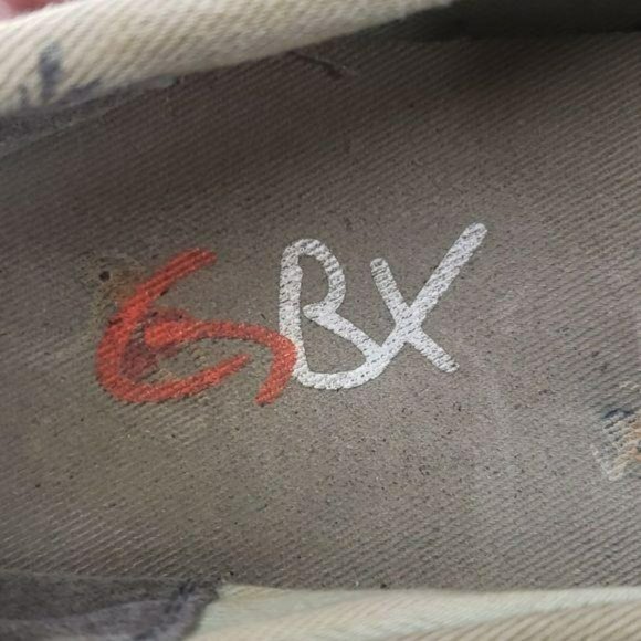 GBX Men’s Hawaiian Dancing Girls Slip On Shoes - Picture 9 of 9